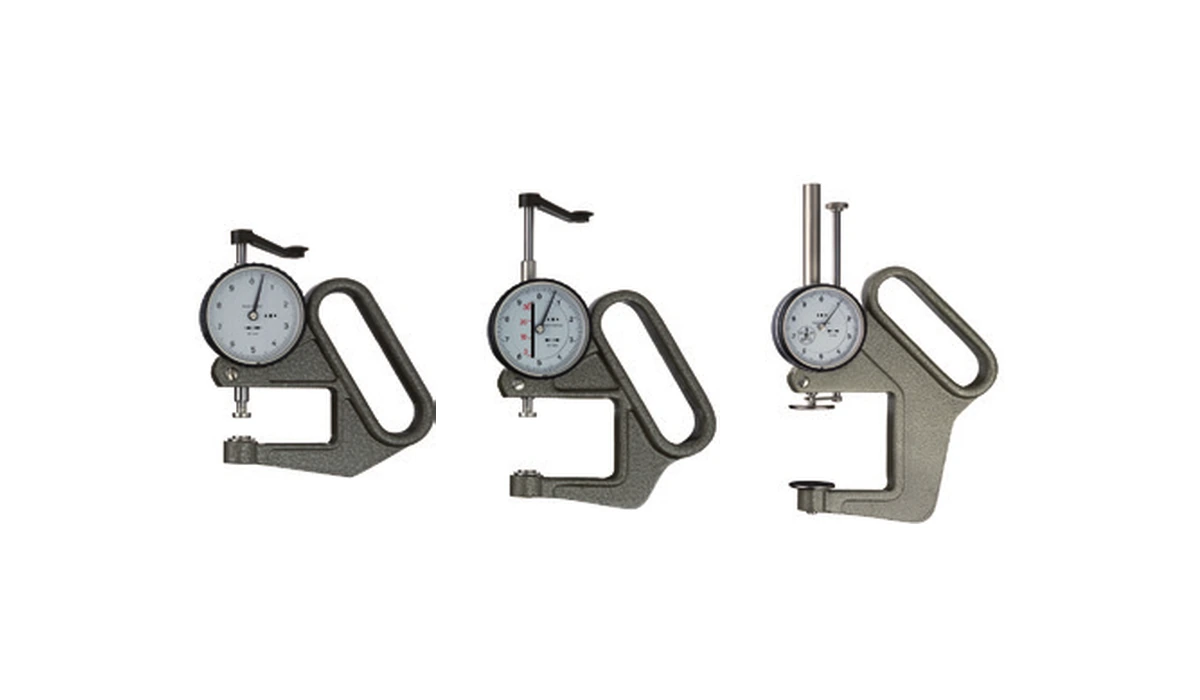 Thickness gauges with scale indication